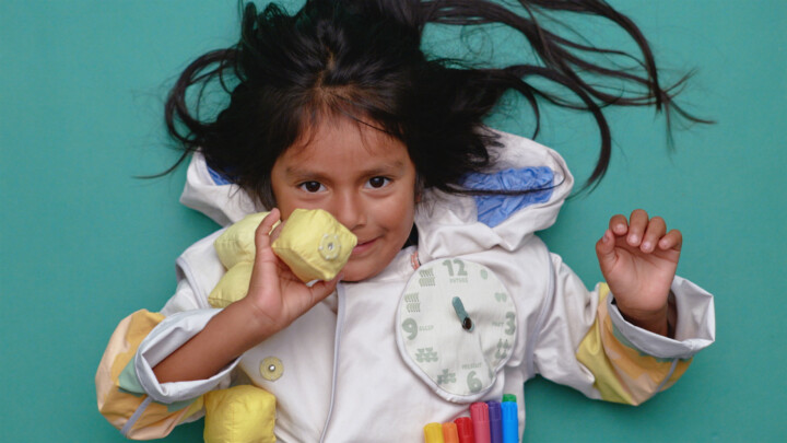 UNI_FORM – the first digital jacket that evolves with a child’s brain