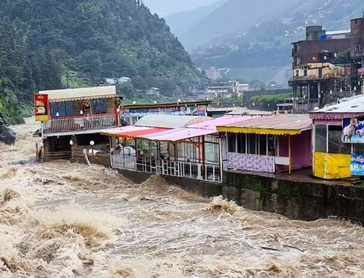 H&M Foundation is donating USD 250,000 to support Pakistan flood relief